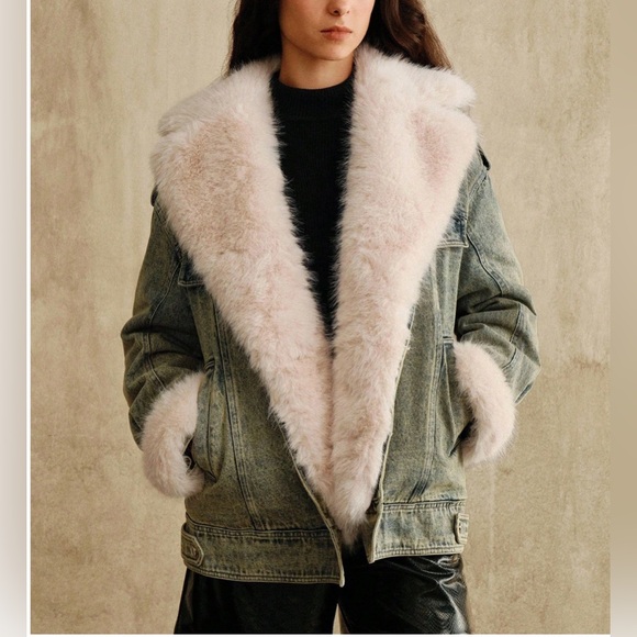 Vintage Inspired Acid Wash Denim Jacket with Faux Fur Collar & Cuffs - Picture 7 of 9